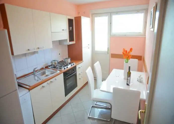 Ivona Centar Lejlighed *